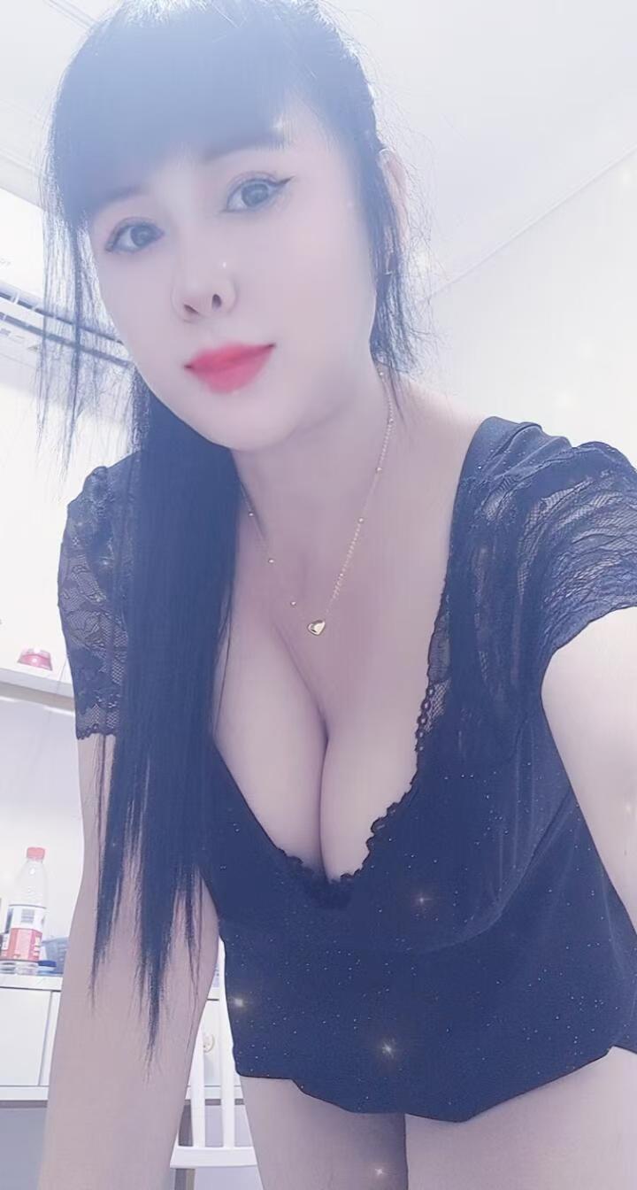 浦东爆乳榨汁骚妇配图4