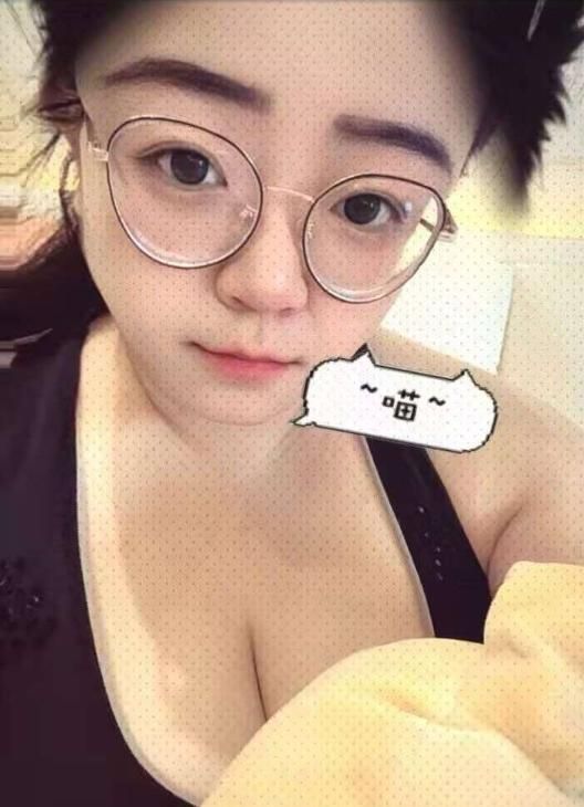 性感F胸个人良家兼职配图2
