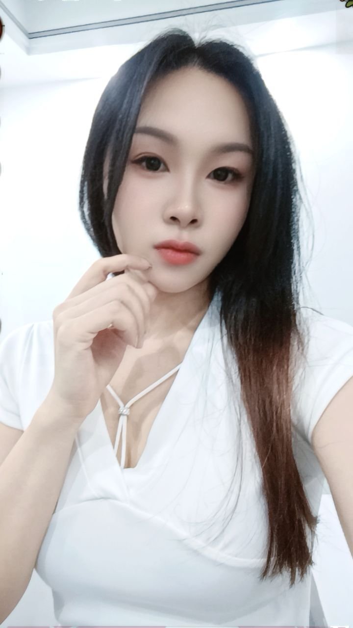 崇川纯欲大奶小妞配图1