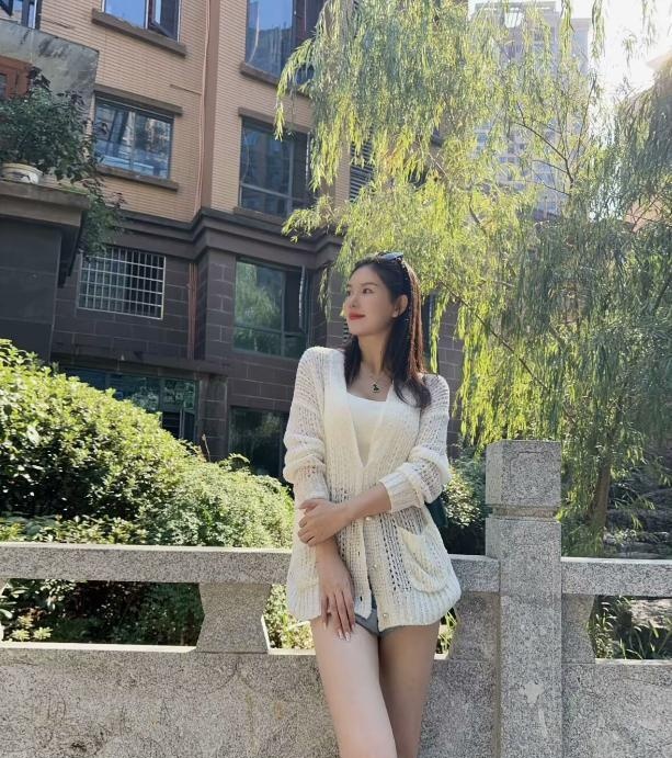 女友感佳佳-买色网