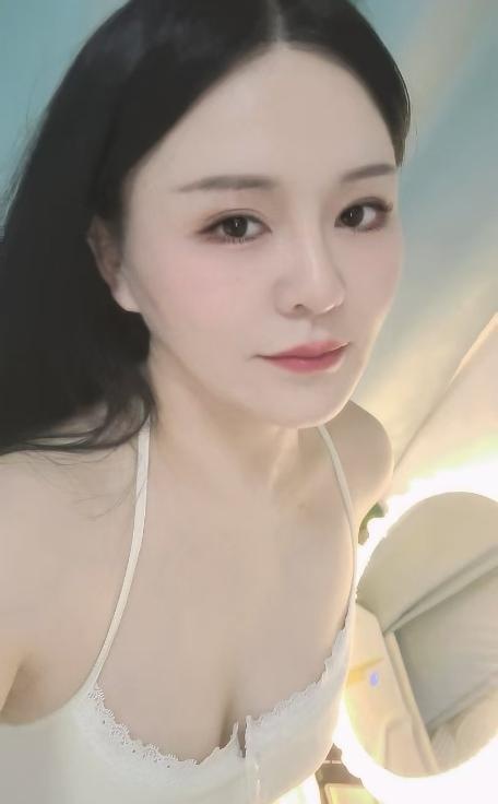 服务型美乳姐姐-买色网