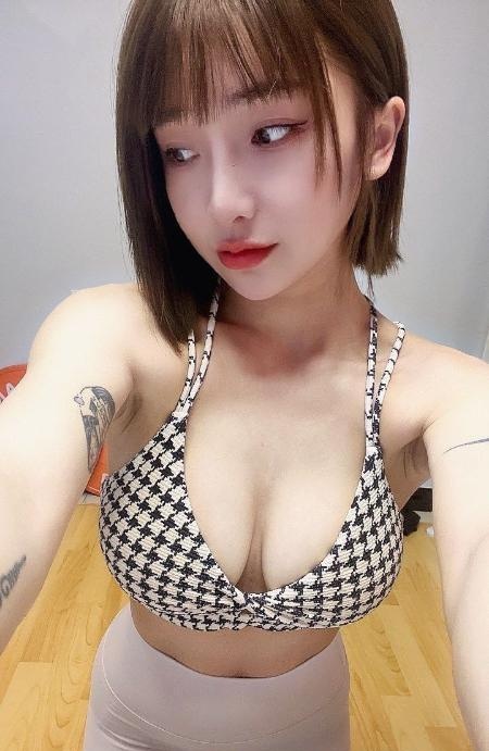 津南让人上瘾的妹子-买色网