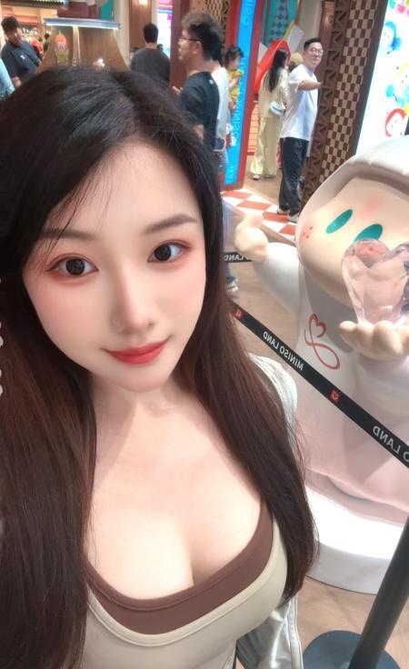 爱健身美女初晚-品茶社
