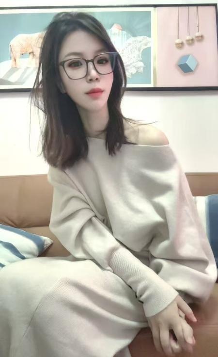 铁西眼镜反差少妇-买色网