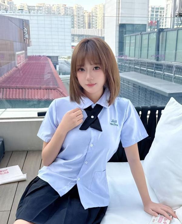 南山清纯小美女安安-品茶社
