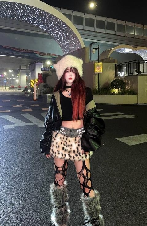 制服诱惑翘臀馨菲老师-买色网