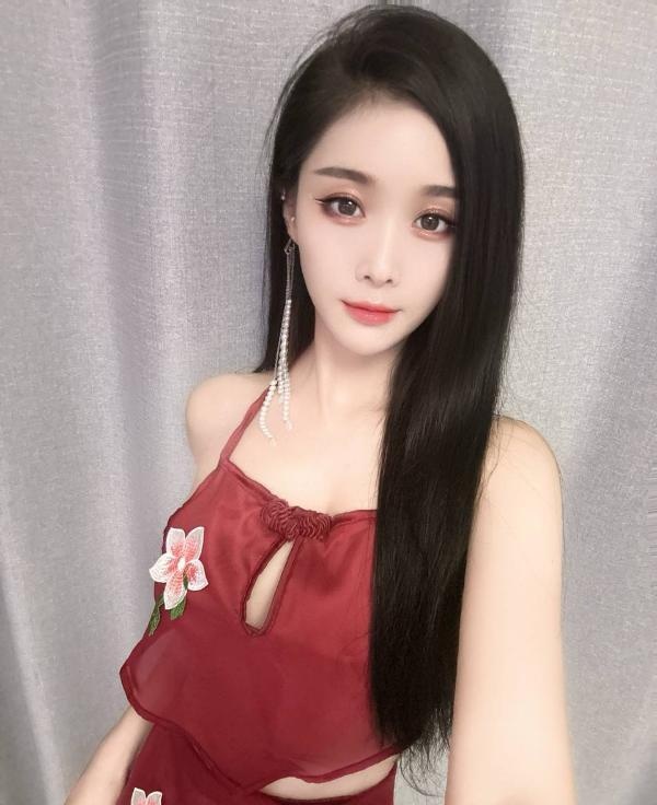 粉b细腰颜值女友萱萱-买色网