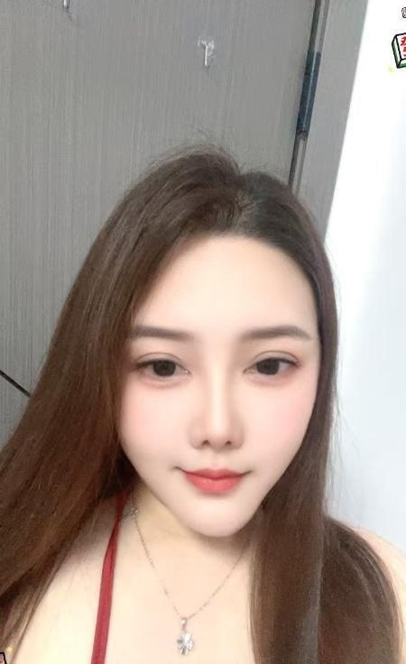 大胸服务小少妇-品茶社