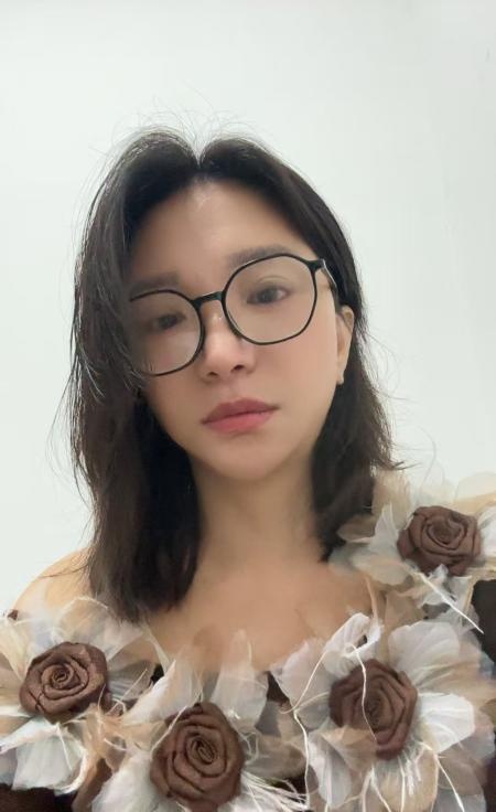 戴眼镜的大奶骚妇-买色网