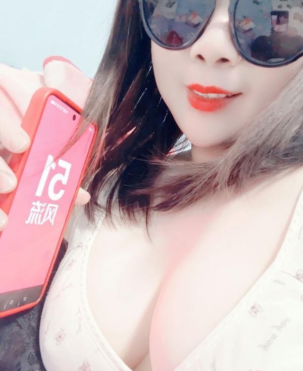 大胸性感小少妇-品茶社