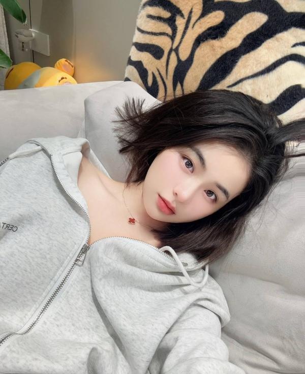 身材纤细短发御姐老师-买色网