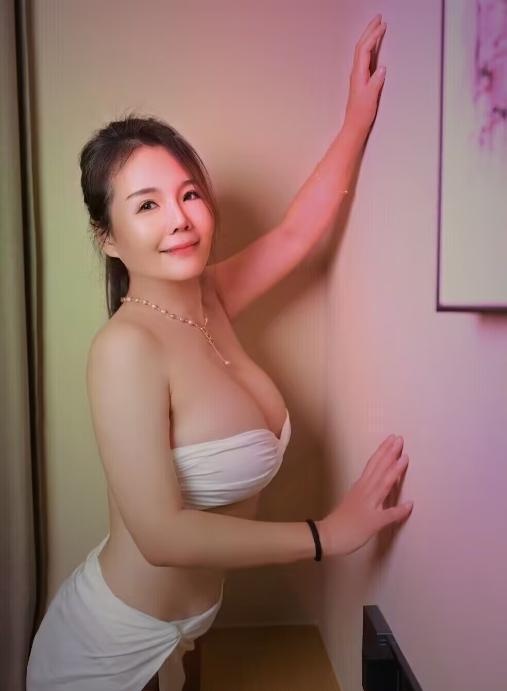 大胸御姐深喉-买色网