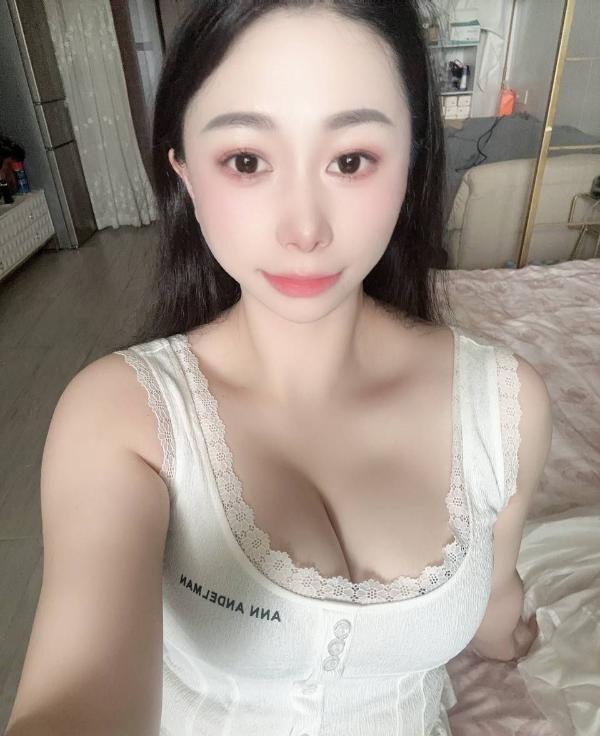 大胸翘臀妹子-买色网