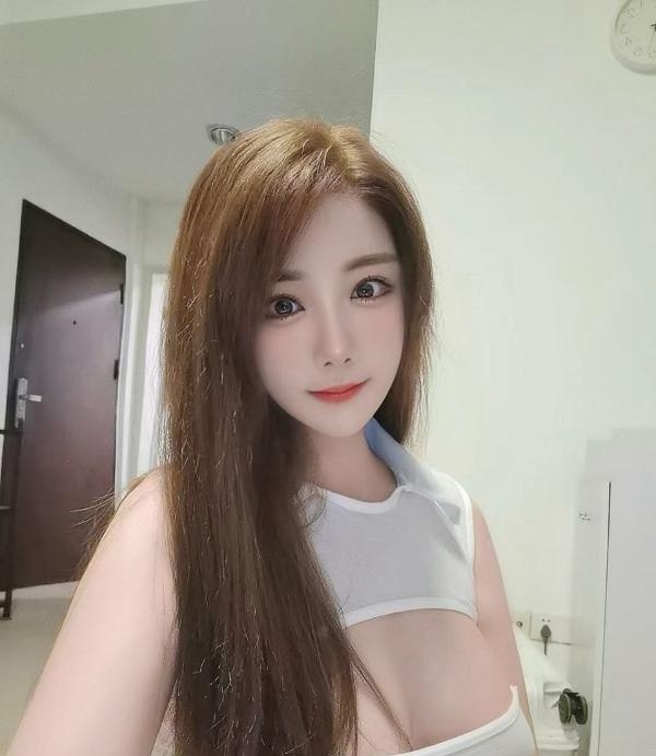 白嫩大胸翘臀绾绾-买色网
