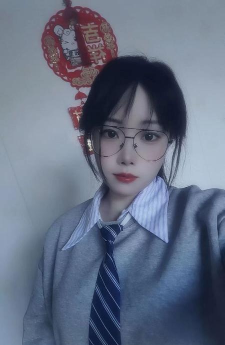 眼镜妹萌萌-买色网