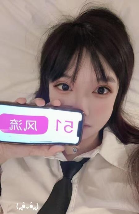 陆家嘴白嫩颜值小姐姐-买色网