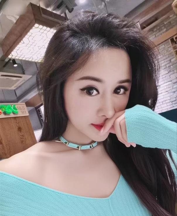 气质美女安妮娜-买色网