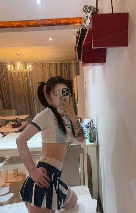 丝袜制服西西-买色网