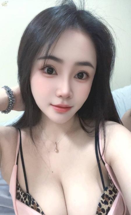 肉感巨乳可乐-品茶社