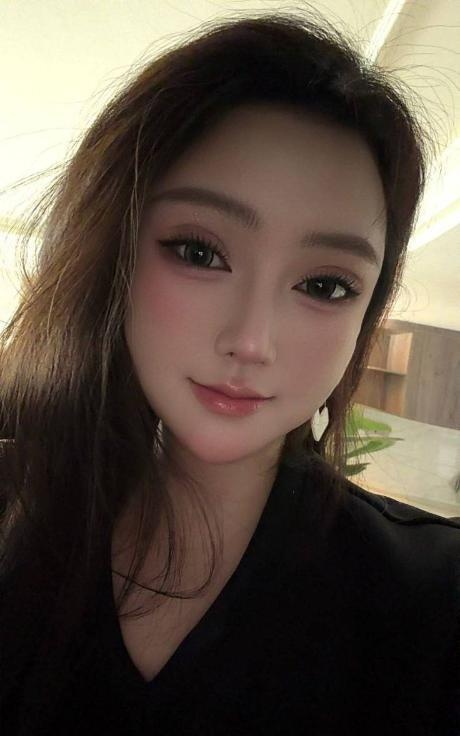 郑州服务系巨乳依依-买色网