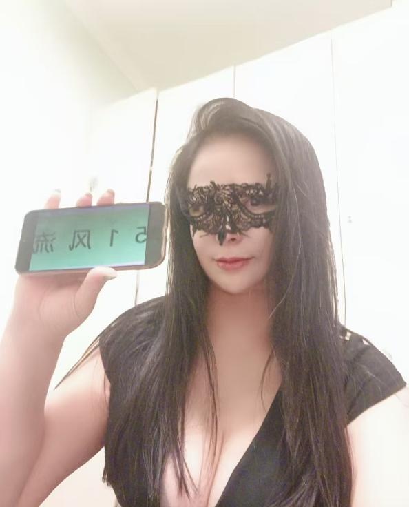 双井地铁大胸御姐-买色网