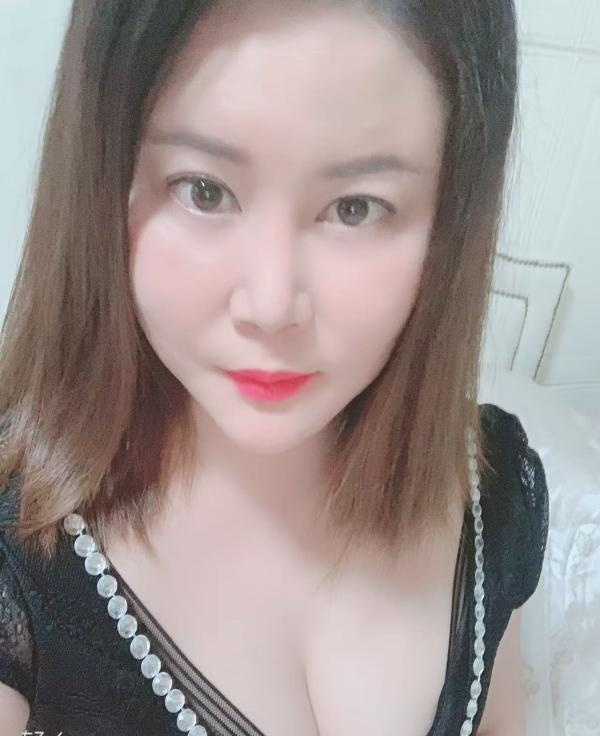 巨乳E波双井骚糖糖-品茶社