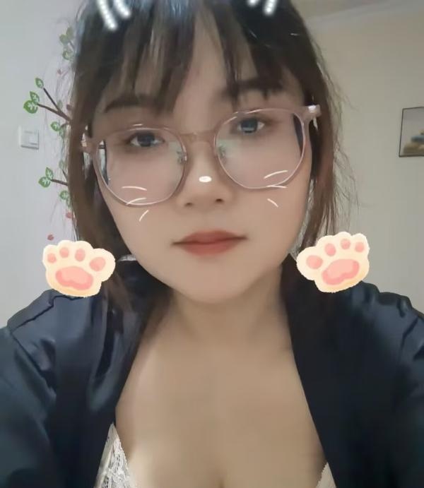 蜀山二刷D胸眼睛妹-买色网