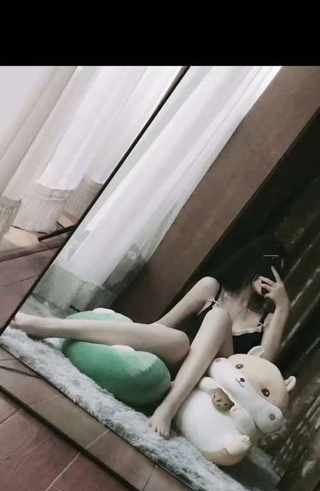 颜值美女小圣代-品茶社