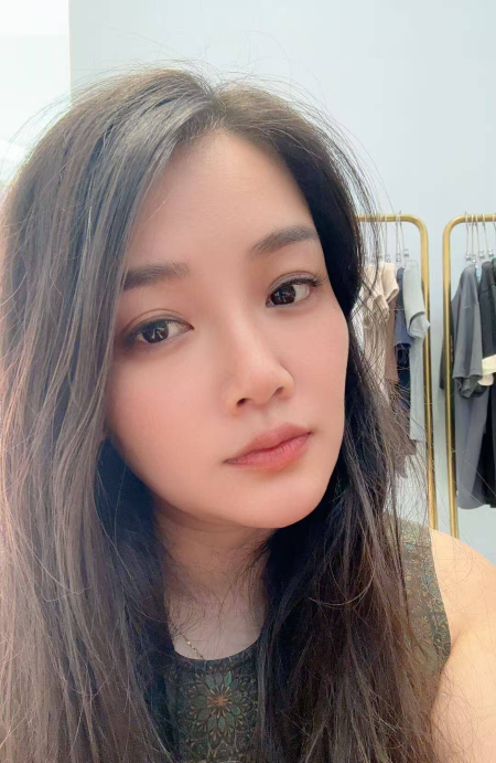 滨湖玩的开放的美女-品茶社