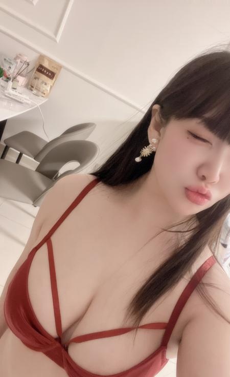 大胸甜妹唐甜甜-品茶社