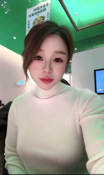 骚到骨子里的美少妇-买色网