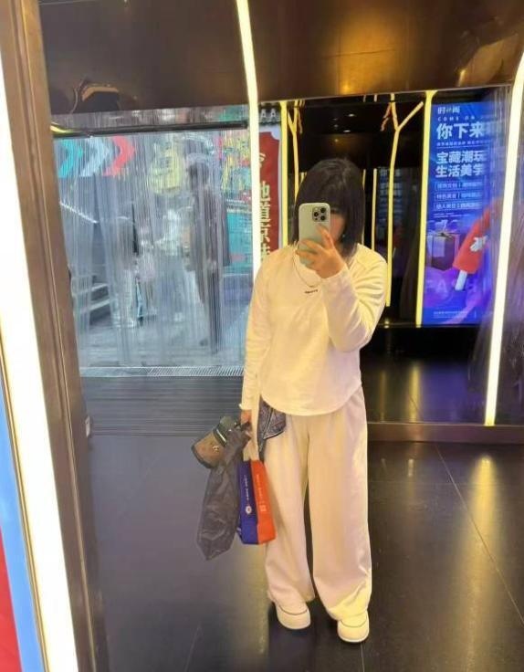 奥体精神小妹-买色网