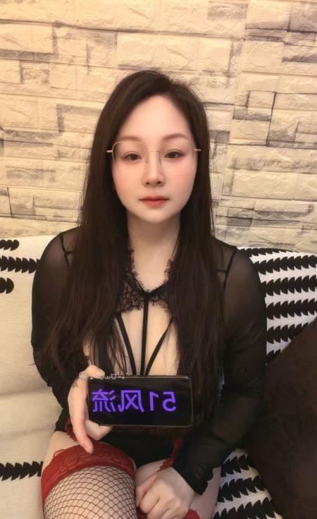 武进巨乳眼镜少妇-买色网