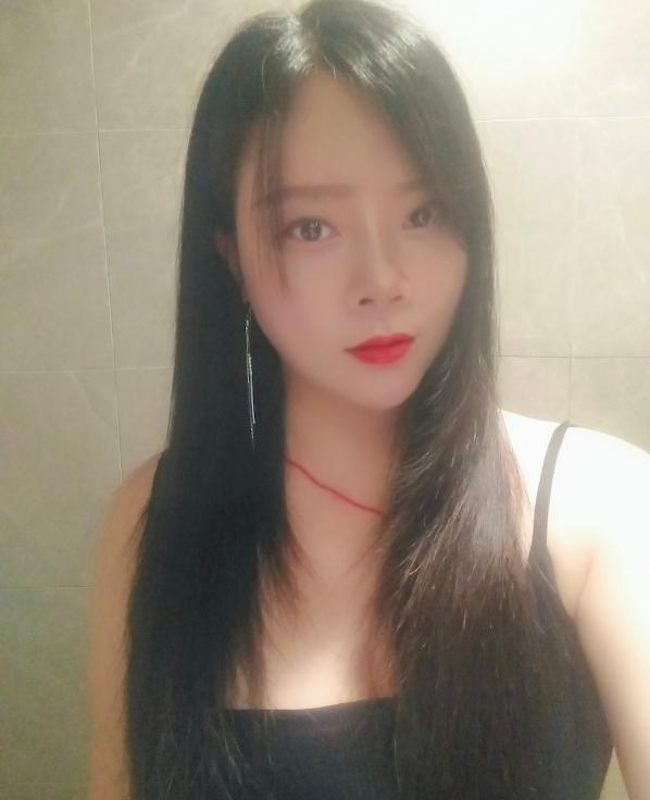 性价比很高的大胸妹子-买色网