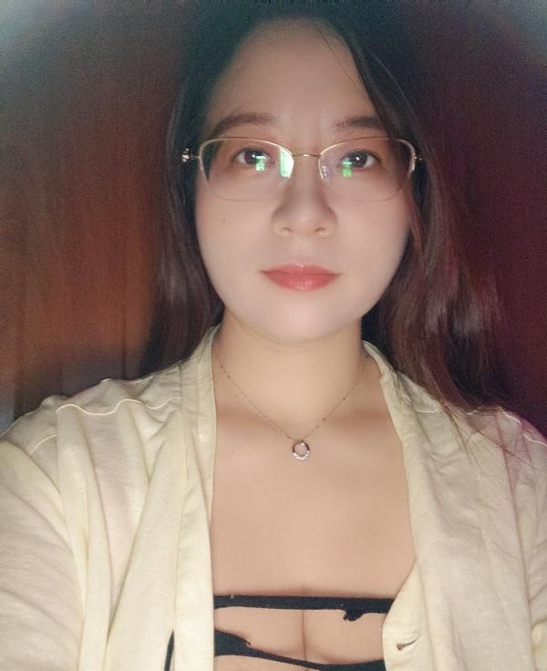 江南西奶牛眼镜妹-买色网