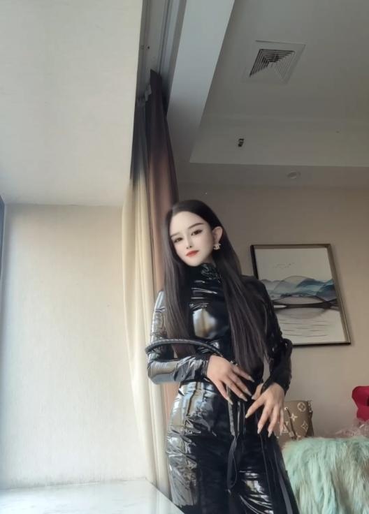 御姐女王范十足-买色网