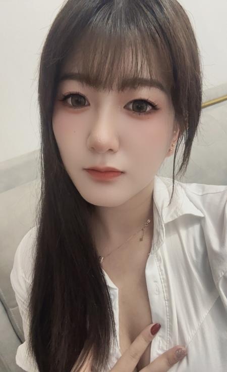莹莹小姐姐回归-买色网