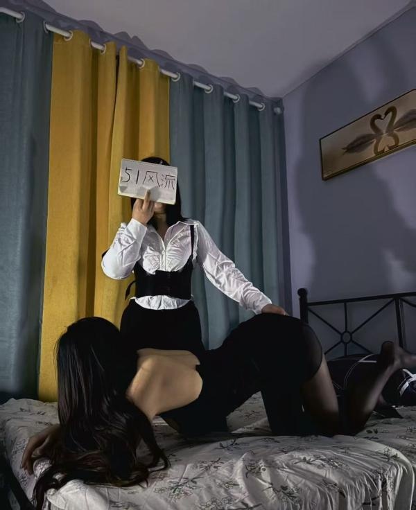 中项姐妹服务颜值共存-买色网