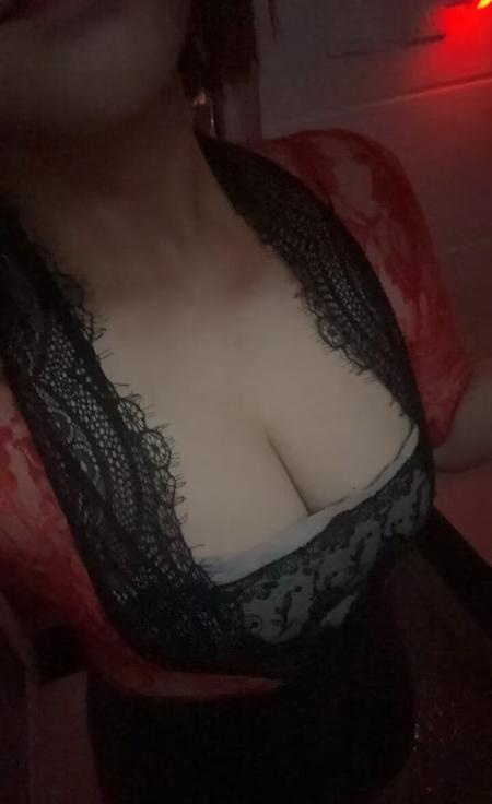 徐东大奶骚妹媚娘-买色网