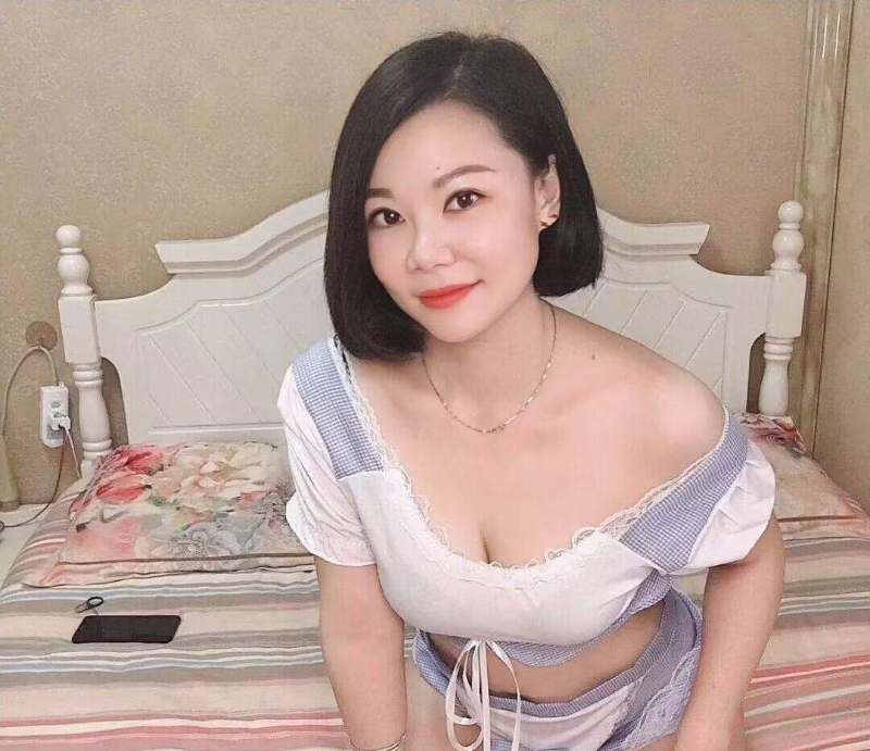 返食妩媚风韵熟女-买色网