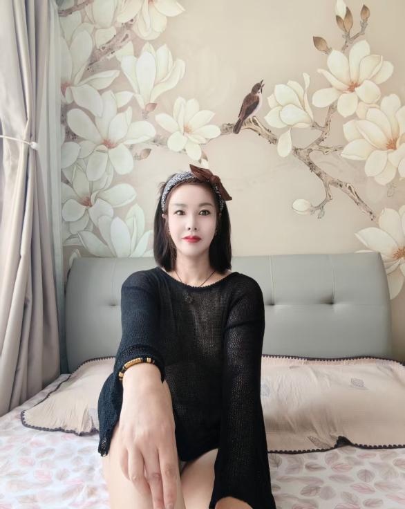 皇姑大奶肥臀少妇-买色网